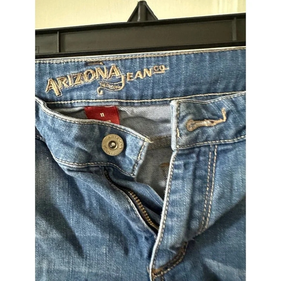 Arizona Jean shorts women’s size 11 - Picture 4 of 7